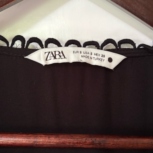 Zara| Black Feminine Puffy Sleeve Scalloped Trim Button-Up Blouse Sz S - Picture 2 of 5